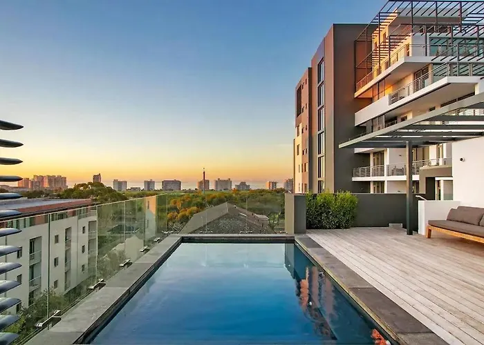Greenpoint Hideaway Pool, Balcony, Luxury Living